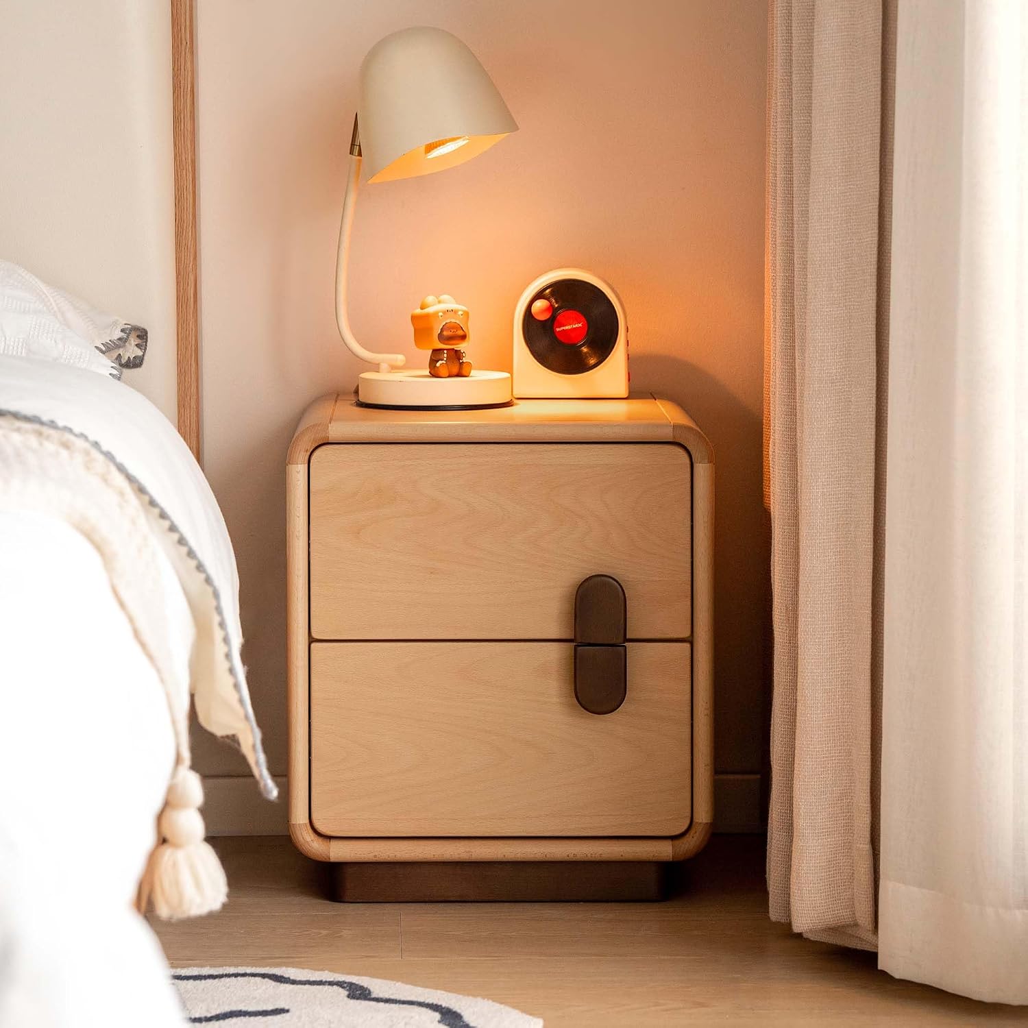 طاولة جانبية من الخشب الصلب بد - مراجعة Solid Wood Nightstand 2 Drawers وسعره