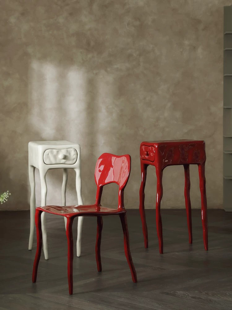 طاولة جانبية بتصميم أوروبي من  - مراجعة Tables وسعره